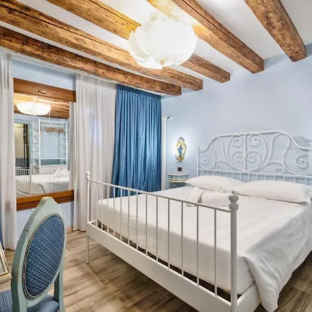 Piccolo Vecellio * Venecia