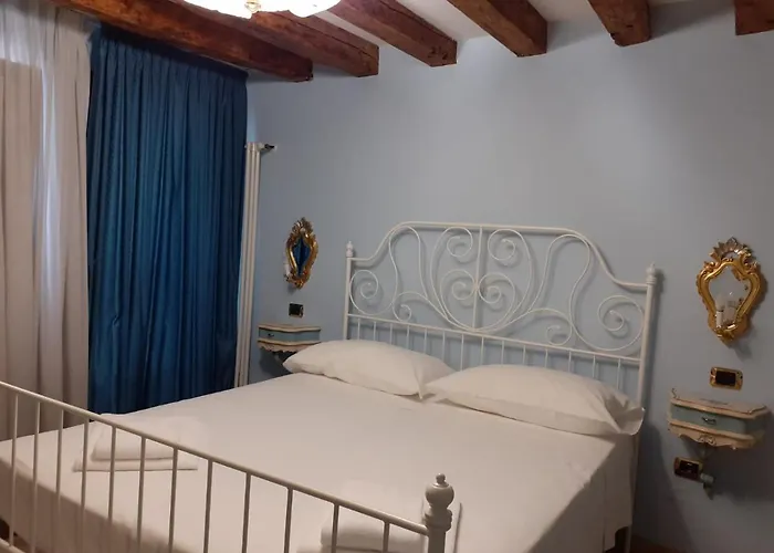 Piccolo Vecellio * Венеция